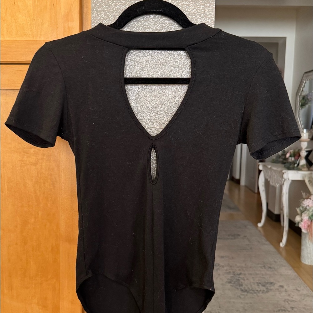 Black Open Back Bodysuit – Size Small Cutout Detail Short Sleeve Stretchy